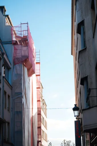 Ravalement et préparation à la peinture sur une façade à Royan, Royan, AJ MULTISERVICES