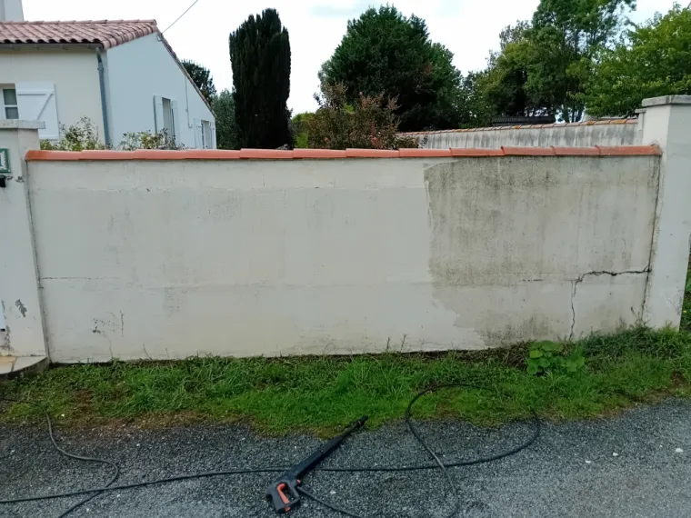Nettoyage mur avant peinture