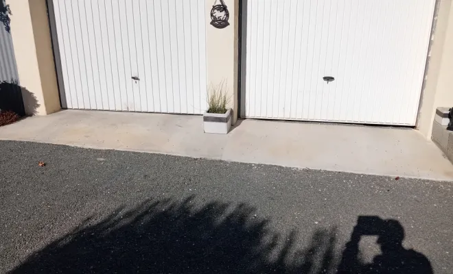 Aménagement seuil double portes de garage