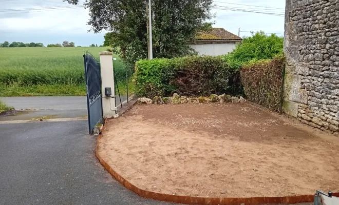 Installation d'une bordure en acier corten